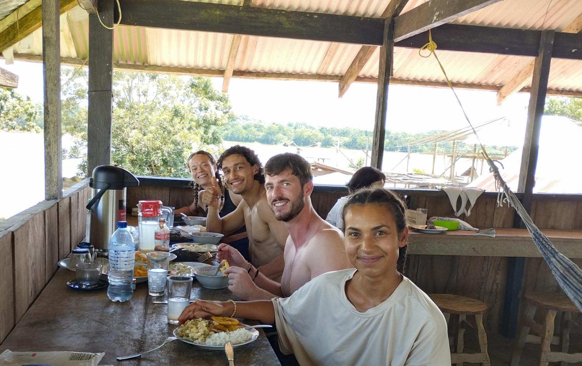 Hospedaje Y Tours Reina Arriera Amazonas Colombia Macedonia Luaran gambar